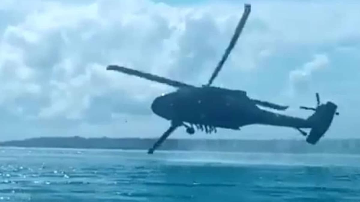 VIDEO: Helicóptero de la Fuerza Aérea Mexicana casi impacta en la laguna de Bacalar