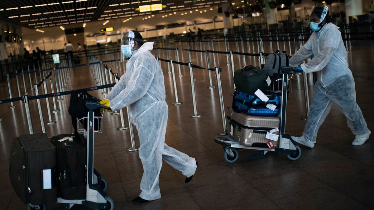 Covid-19: Casi la mitad de pasajeros de dos vuelos provenientes de China dan positivo en Italia