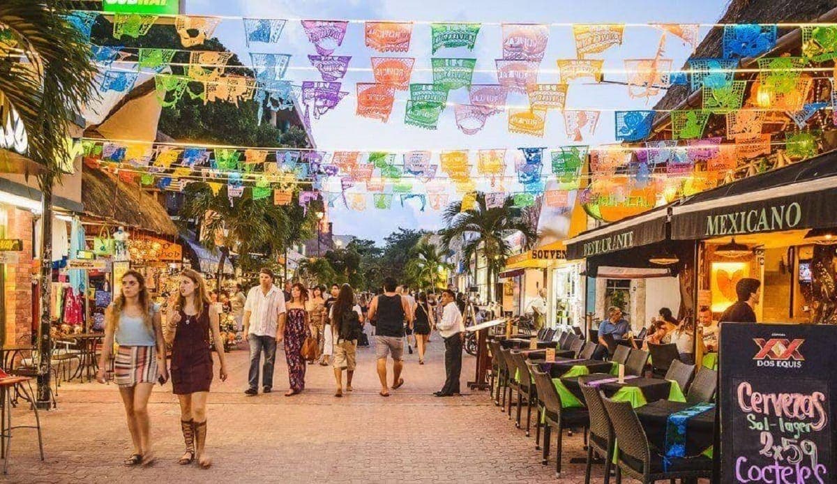Restaurantes de Playa del Carmen se alistan para la entrada en vigor de la prohibición de fumar