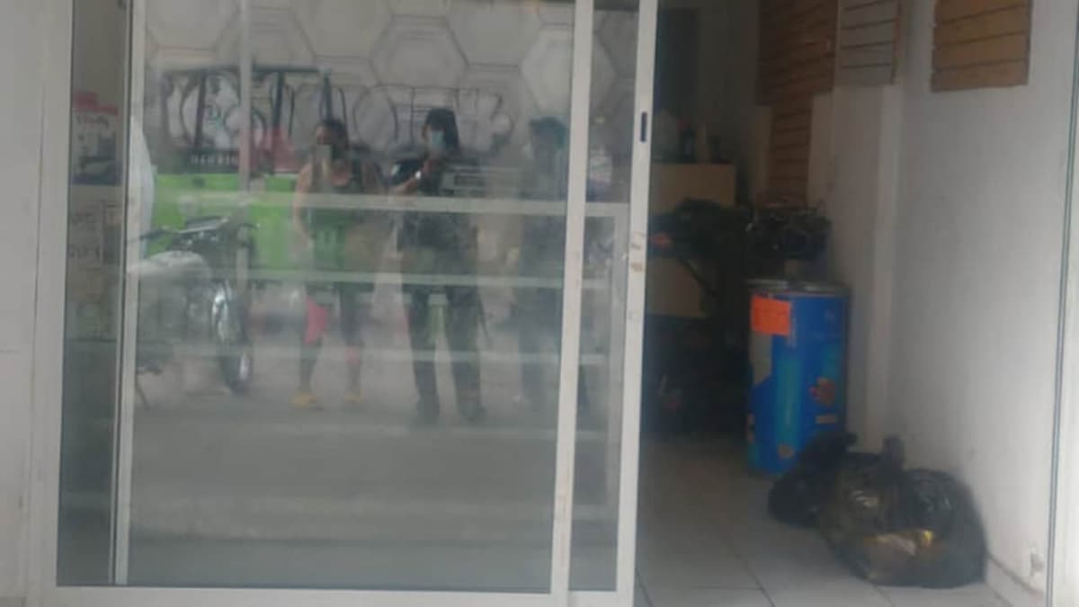 Hallan restos de perros y gatos en descomposición en local comercial de SLP