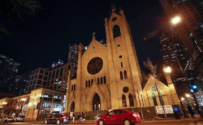 Revelan que cientos de clérigos católicos abusaron sexualmente de casi 2 mil niños en Illinois