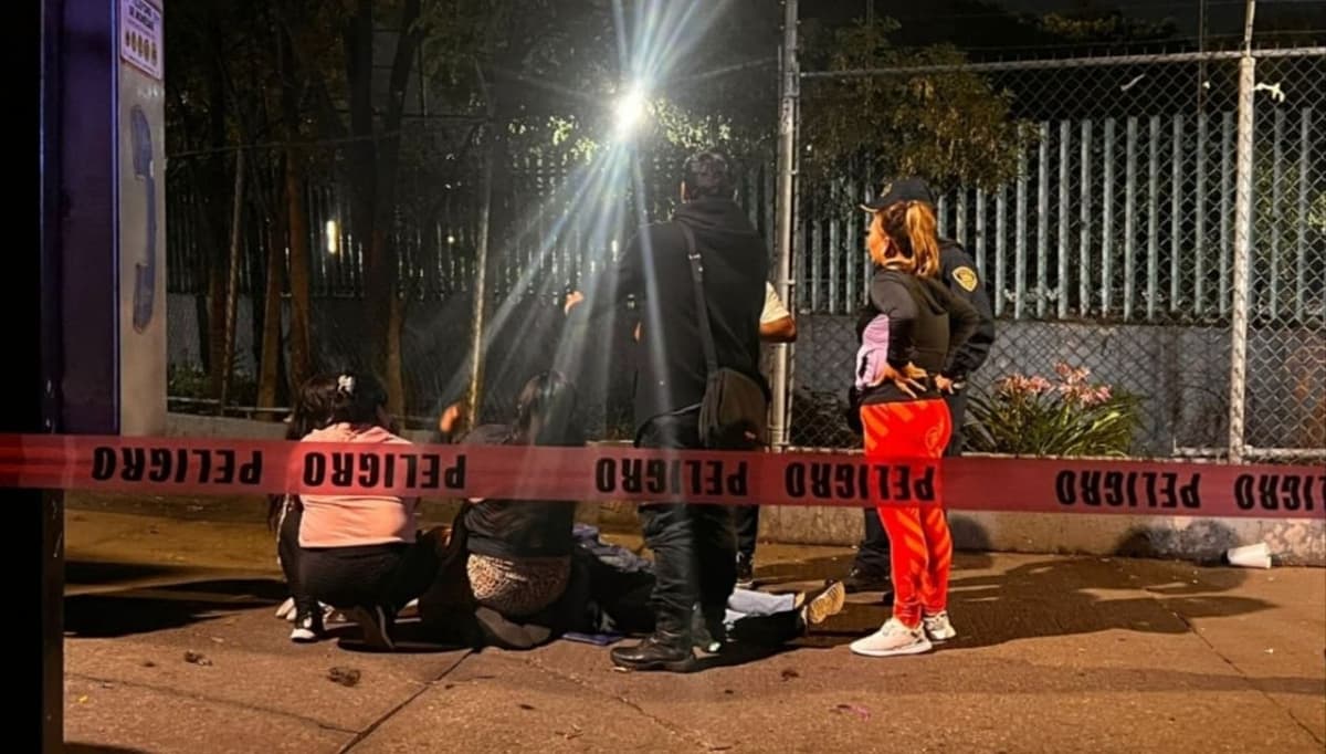 Muere joven tras ser agredida con un petardo frente a secundaria de CDMX