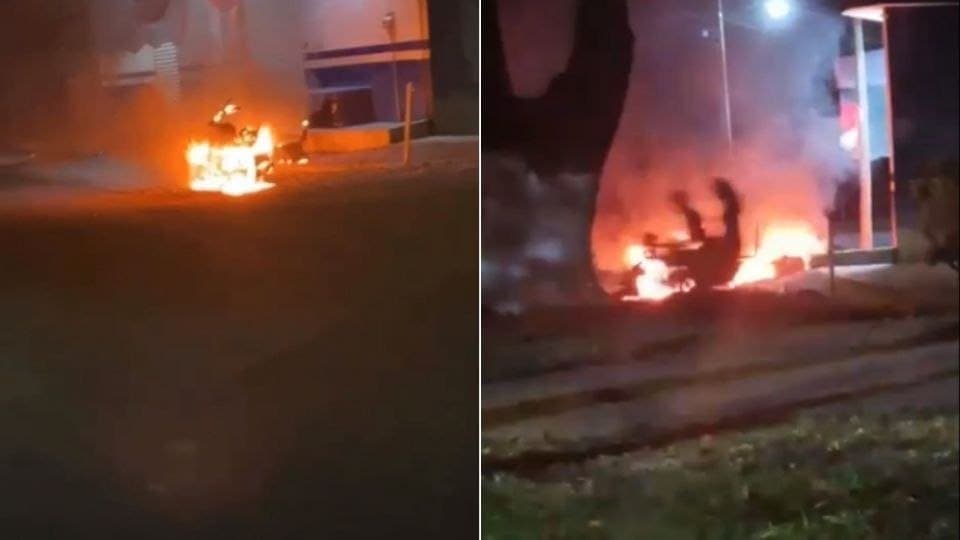 Habitantes de Apatzingán queman motos porque están “cansados” de conductores “irresponsables”