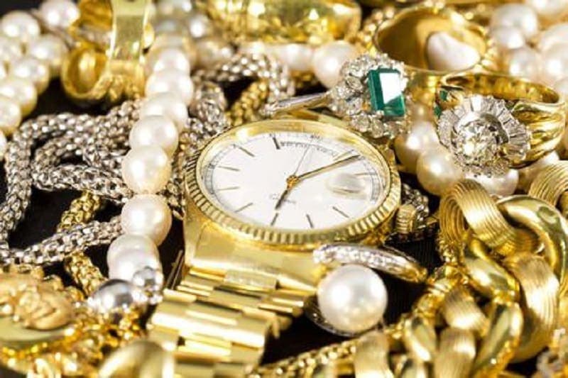 SCJN destituye a funcionarios de FGR por no devolver joyas y diamantes