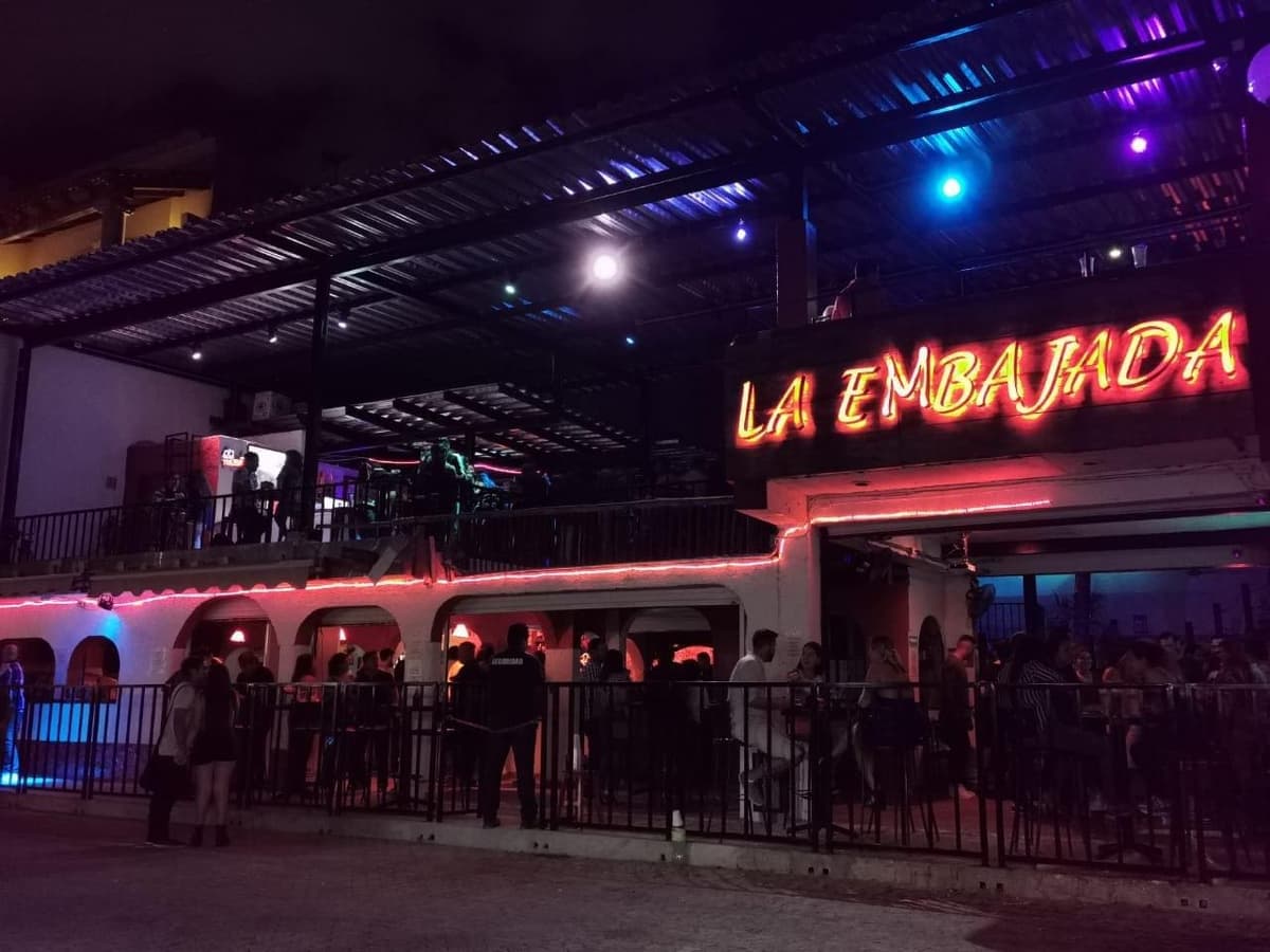 Cierra un bar clásico de Playa del Carmen: Dice adiós "La Embajada"