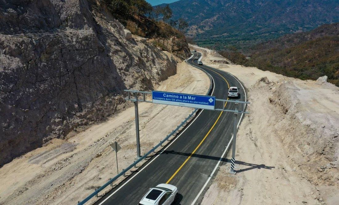 La carretera que tardó más de un siglo en construirse en México
