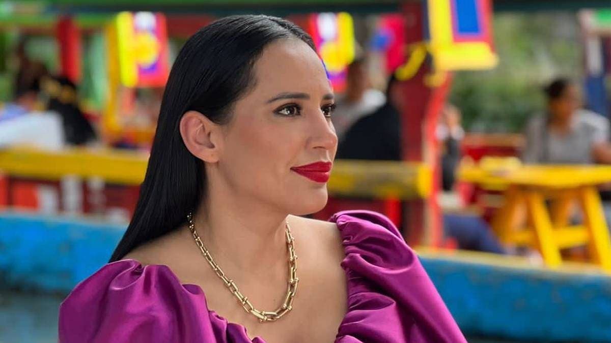 Exhiben a Sandra Cuevas por usar un collar de 300 mil pesos