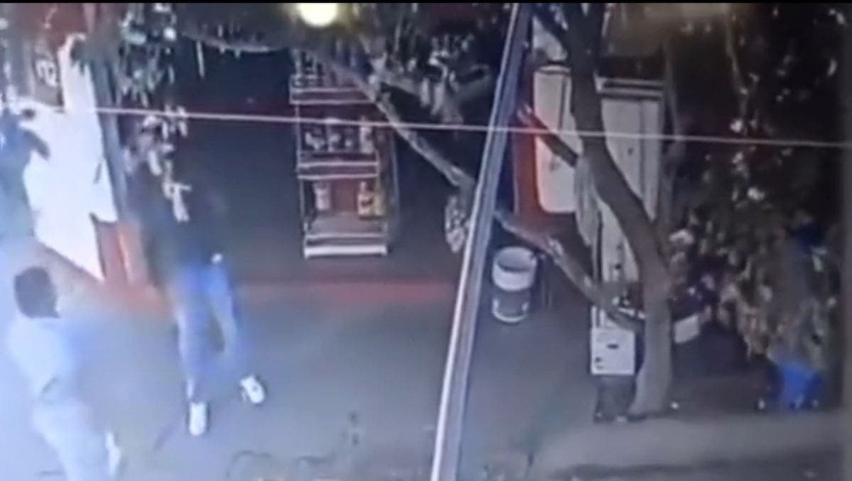 VIDEO: Captan a hombre golpeando a niño con autismo en SLP