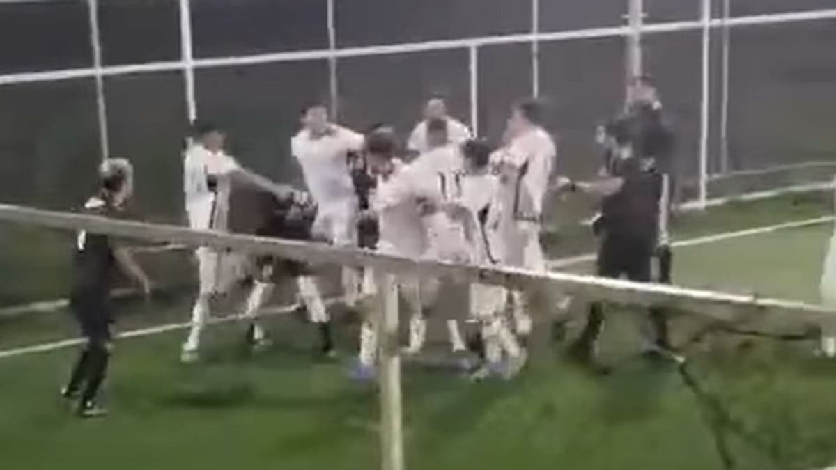 Futbolista colombiano en coma tras golpiza durante partido en Edomex