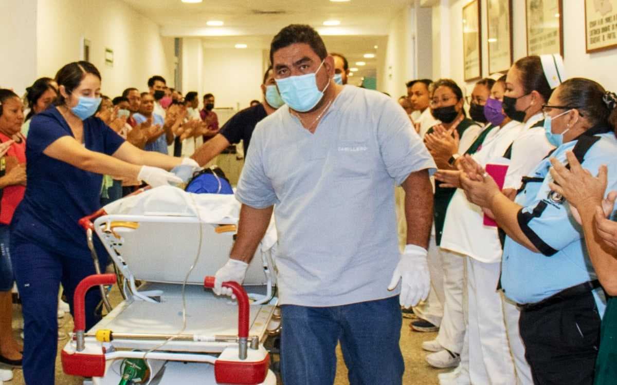 Personal del IMSS despidió con aplausos a jóvenes de 17 y 19 años que donaron sus órganos