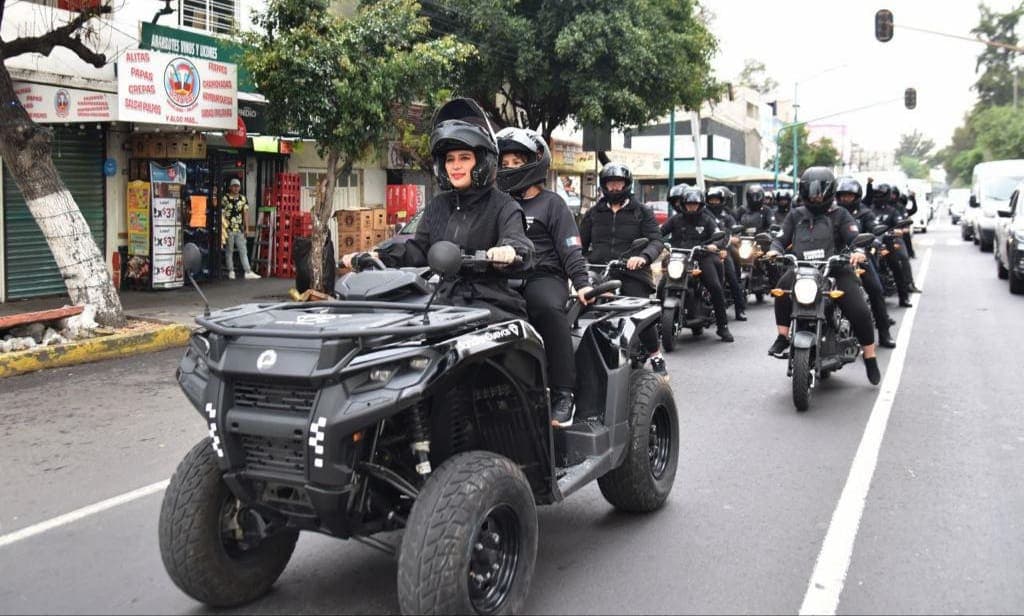 VIDEO: Con gritos y jalones, alcaldesa con licencia de Cuauhtémoc Sandra Cuevas inicia recorrido por CDMX