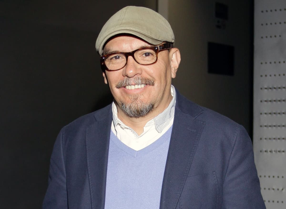 Exhiben a Mauricio Castillo por llamar provinciana a una tuitera; dice que fue "hackeado" y da de baja su cuenta