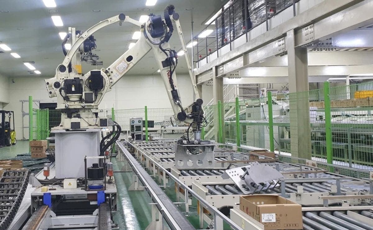 Robot industrial aplasta a empleado hasta la muerte: “Lo identificó como caja”
