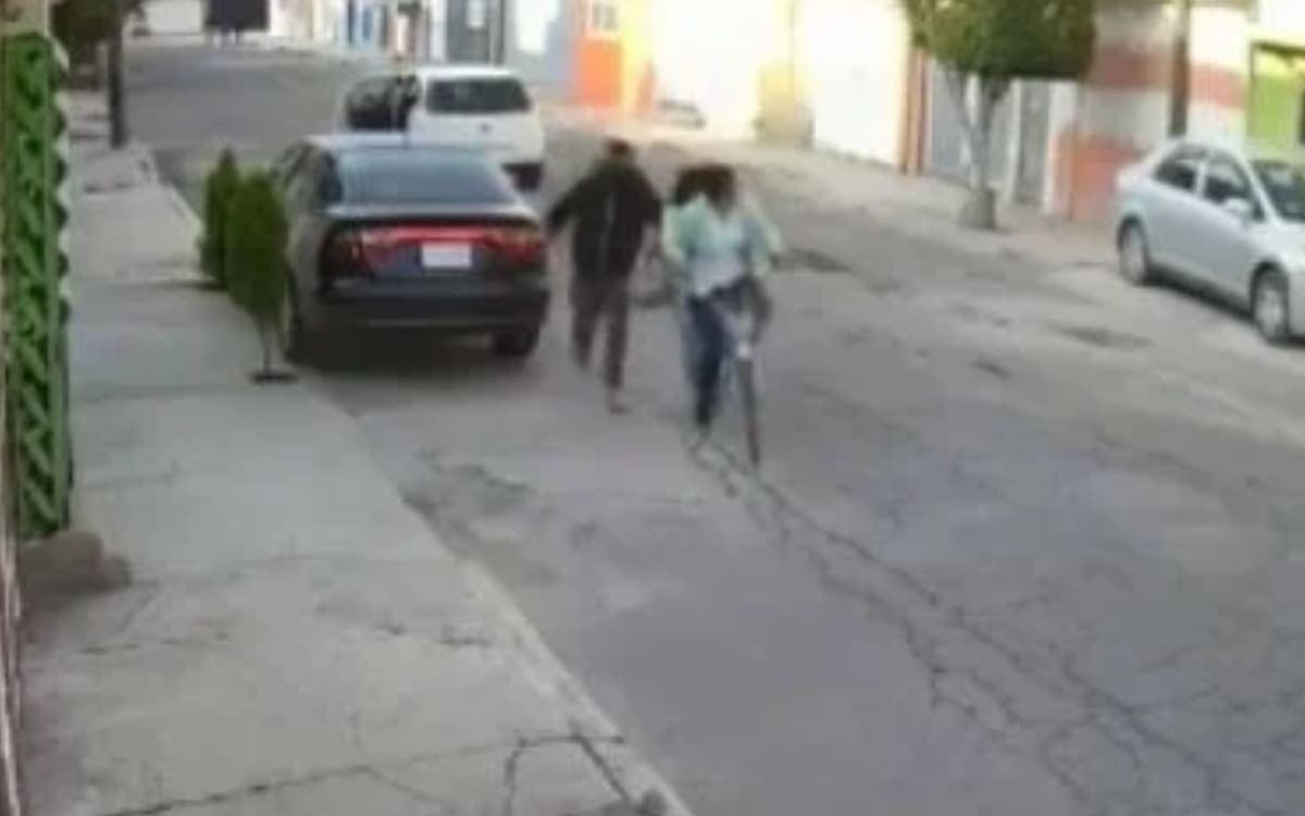 VIDEO: Madre enfrenta a hombre e impide que secuestre a su hija en Ecatepec
