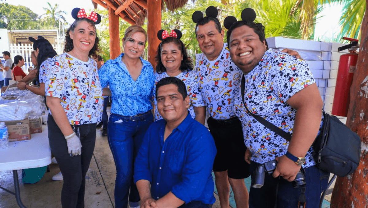 DIF festeja a los reyes del hogar