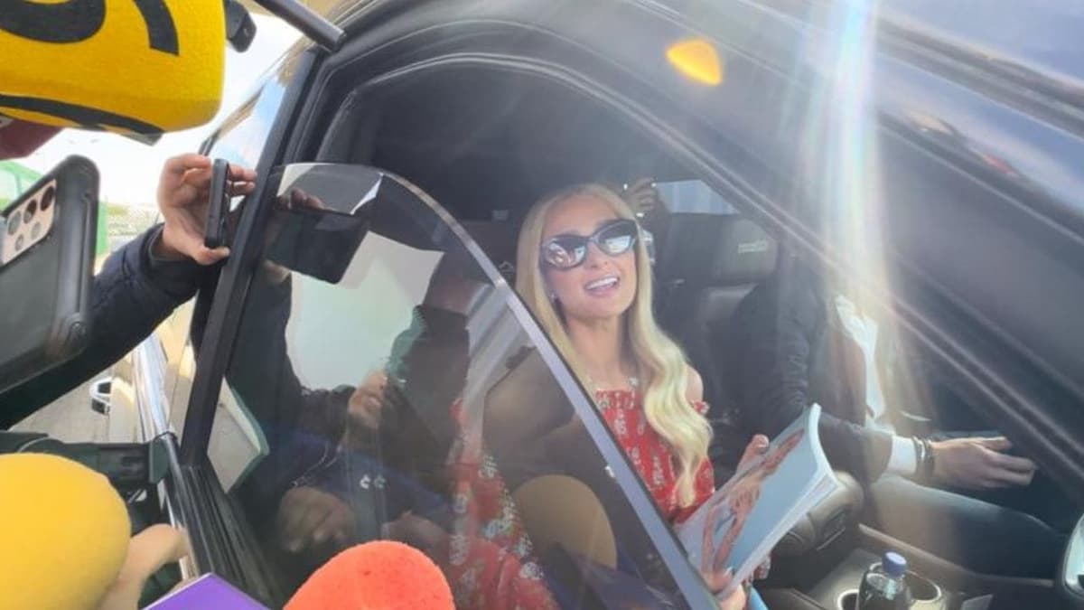 VIDEO: Paris Hilton es captada al llegar a Monterrey
