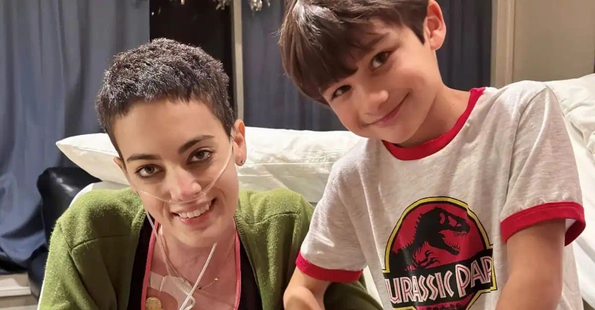 Cat Janice, la cantante con cáncer terminal que pide ayuda para monetizar su música: "todo es para mi hijo de 7 años que se queda"