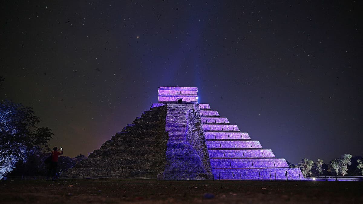 UNAM investigará el interior de la pirámide de Kukulkán, en Chichén Itzá con "rayos cósmicos"