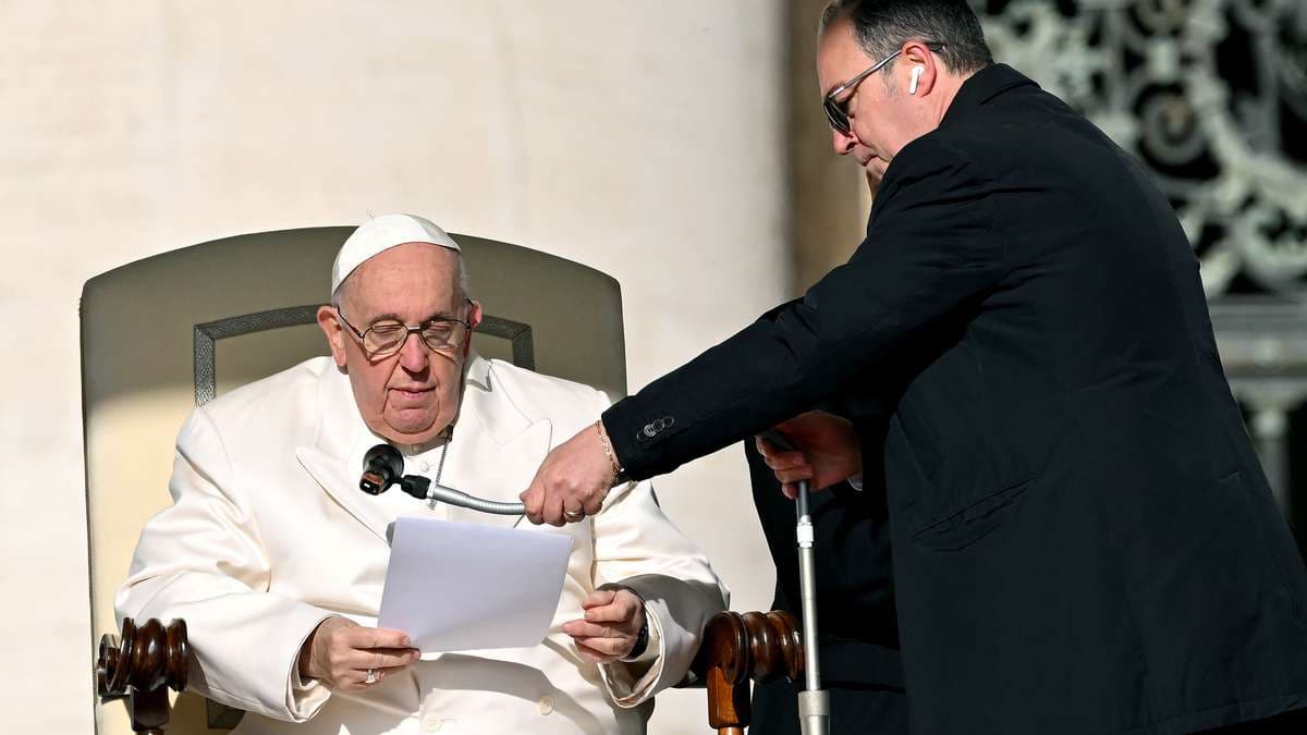 “Que se vaya pronto al cielo”: Critican a curas por bromear sobre la salud del Papa