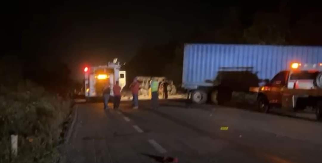 Accidente carretero en Felipe Carrillo Puerto deja ocho muertos y varios heridos