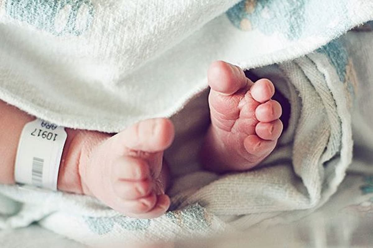 Por confusión, intercambian bebés en hospital de Tijuana