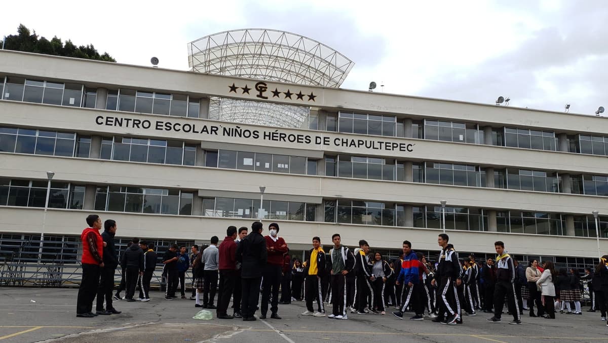 Alumno de secundaria golpeó brutalmente a su maestra y la mandó al hospital en Puebla