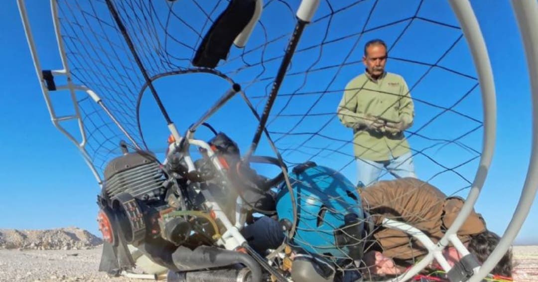 VIDEO: Youtuber cae desde 25 metros de altura y sobrevive a accidente en paramotor