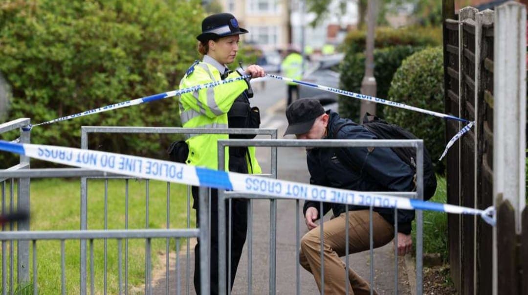 VIDEO: Hombre mata a un niño y hiere a cuatro personas en un ataque con una espada en Londres