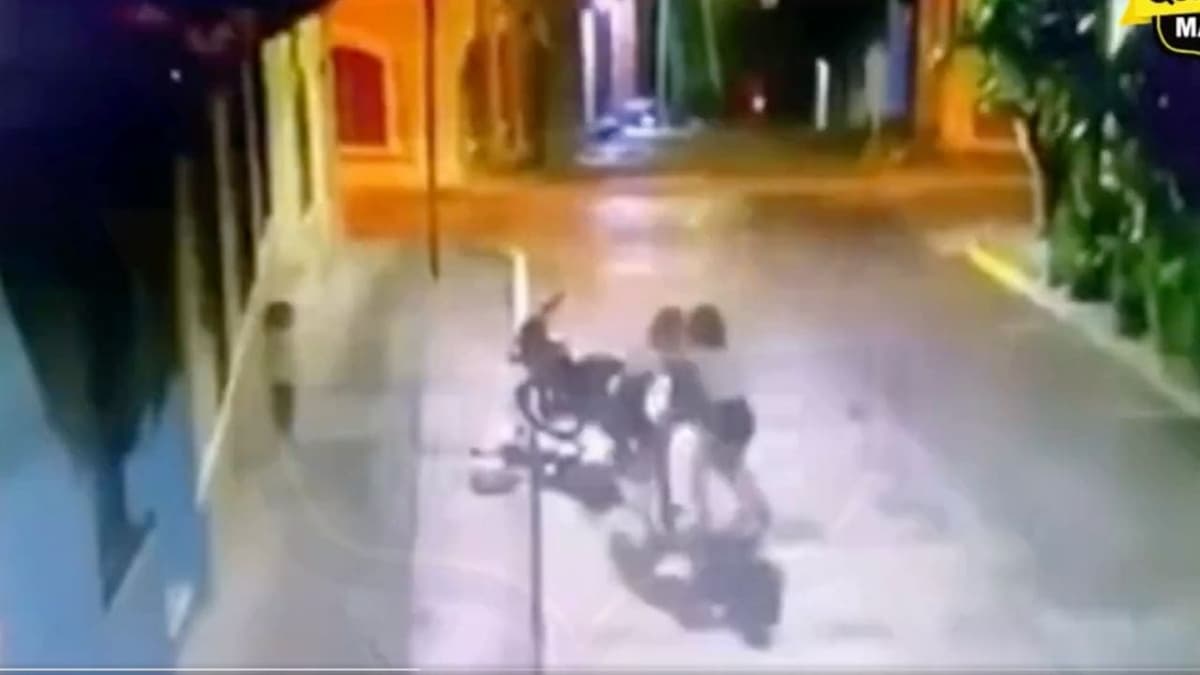 VIDEO: Dos mujeres dan golpiza a ladrón que intentó arrebatarles sus pertenencias