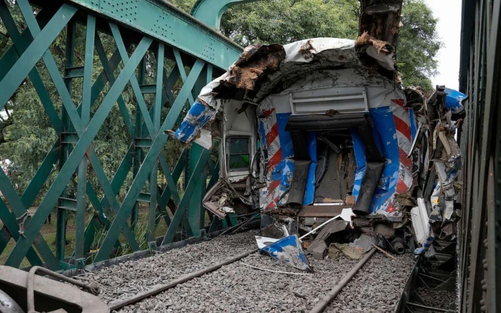 Fuerte choque de trenes causa 60 heridos en Buenos Aires, Argentina