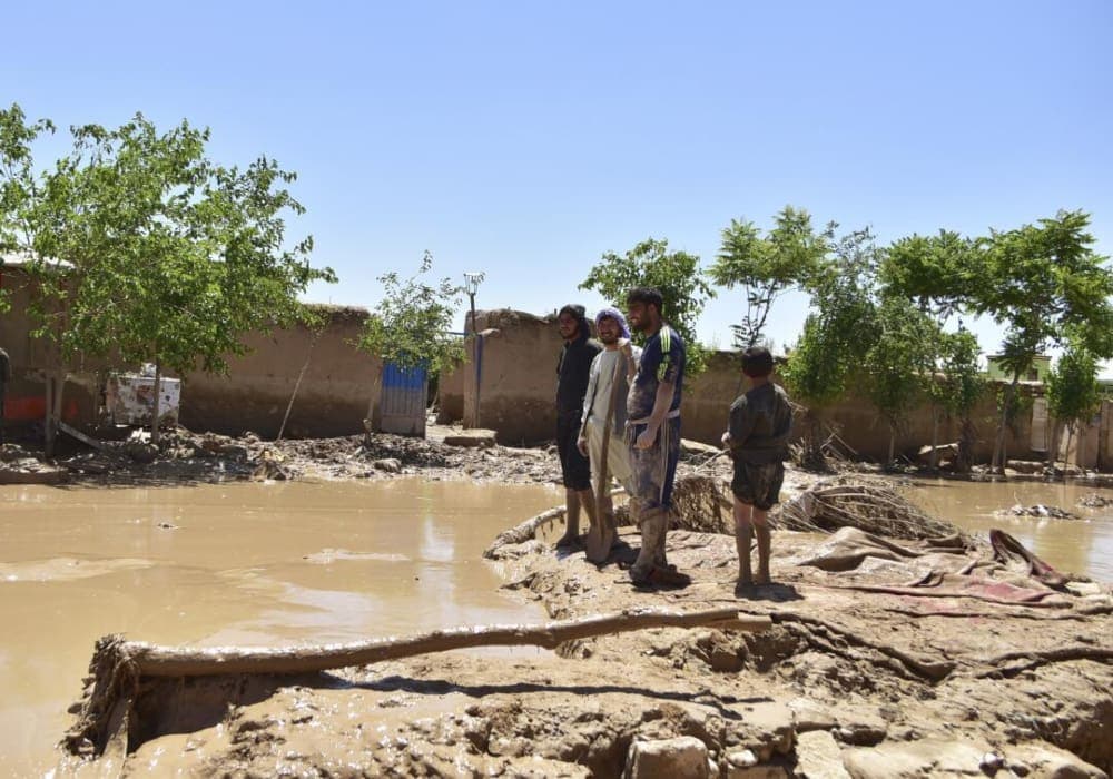 Reportan la muerte de al menos 315  personas tras inundaciones en Afganistán