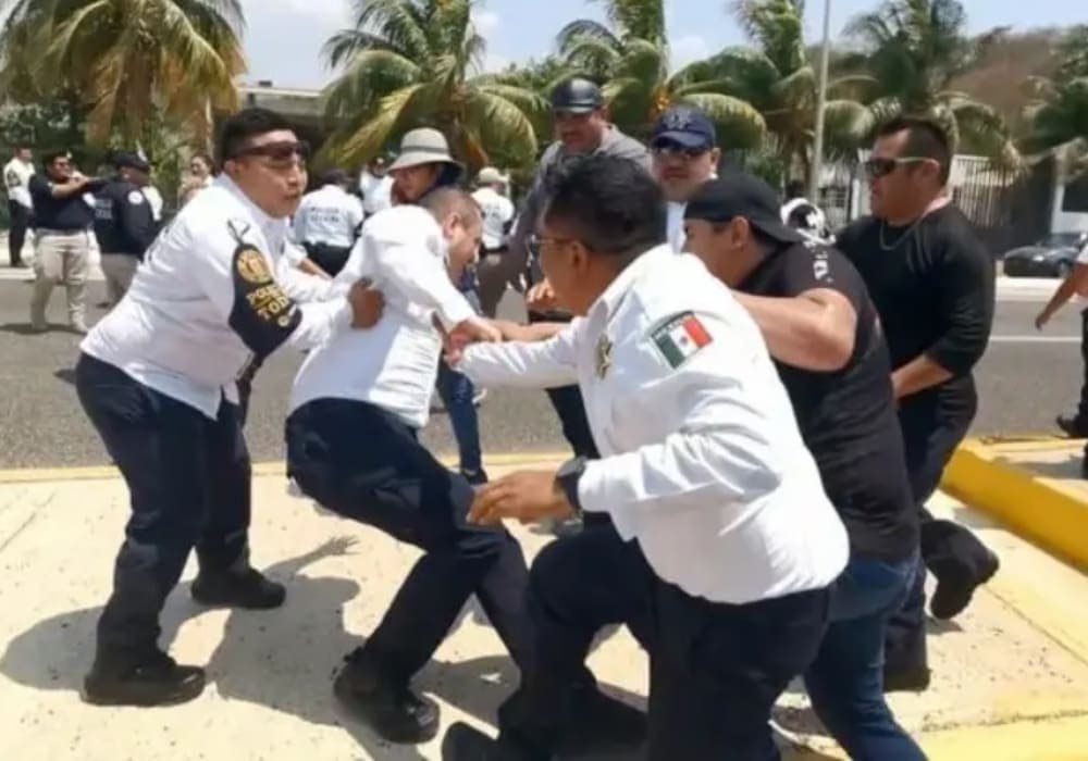 Video: Policías de Campeche se enfrentaron con compañeros tras retraso en el pago de salarios
