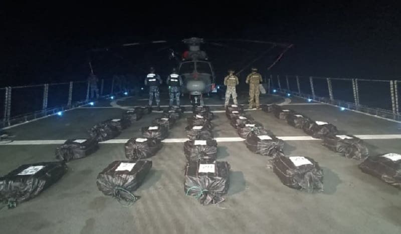 La Armada de México asegura aproximadamente mil 600 kilogramos de cocaína, en Manzanillo, Colima