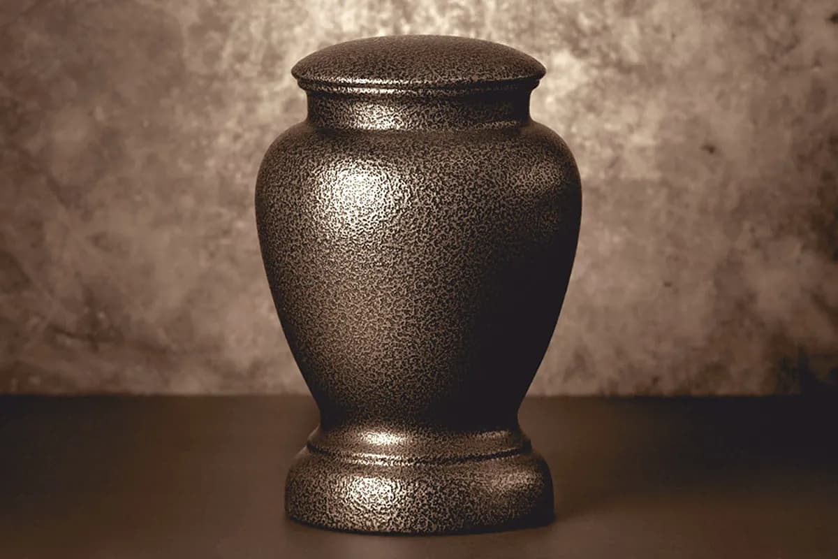 Mujer confiesa que se comió las cenizas de su abuela: "Siento que estamos más unidas que nunca”