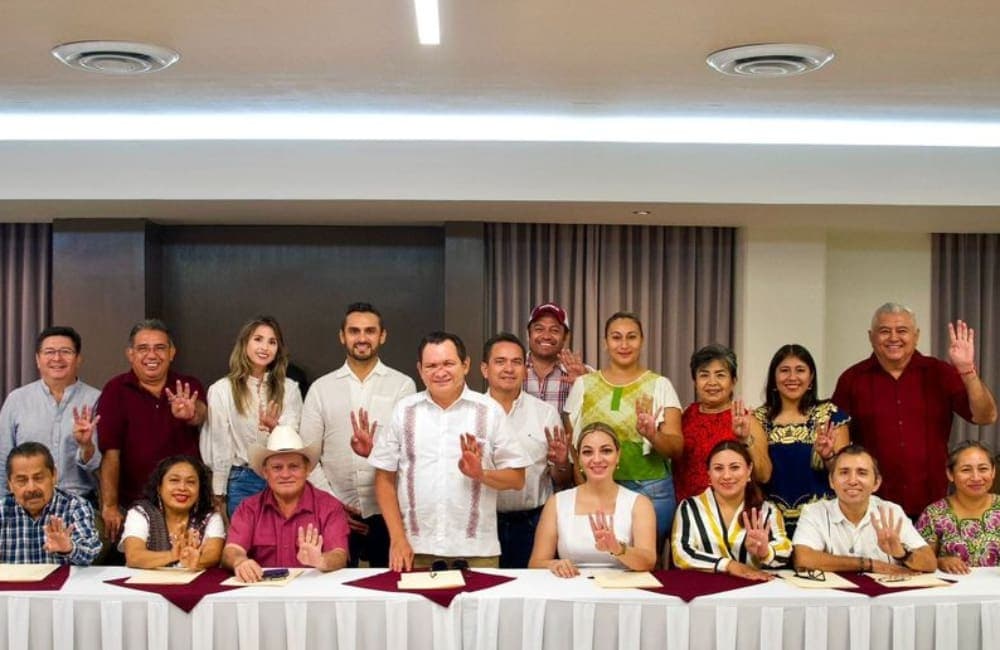 Joaquín "Huacho" Díaz establece mesa de trabajo con diputados de la 4T electos en Yucatán