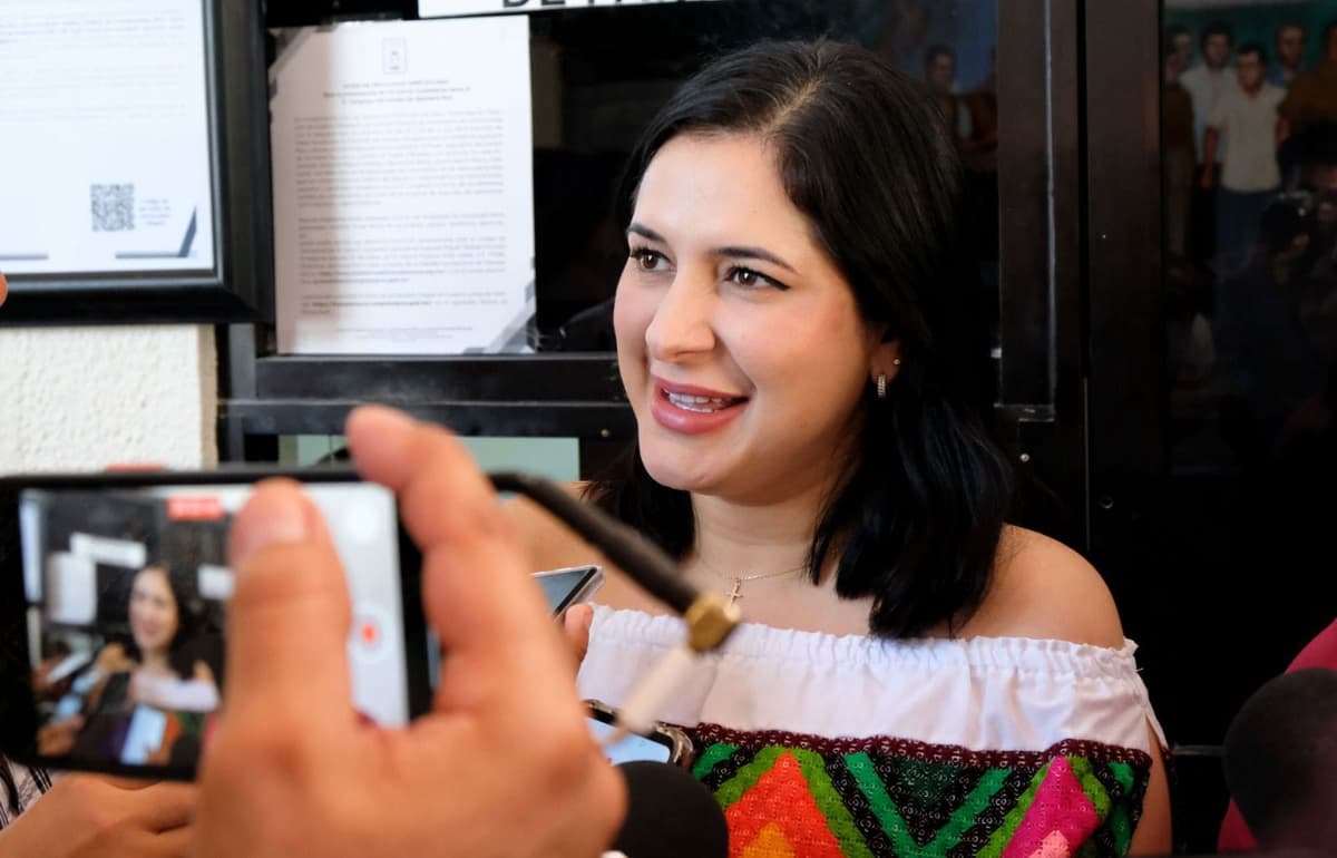 Destacada participación de Estefanía Mercado, presidenta municipal electa de Solidaridad en "Diálogos desde el municipio"