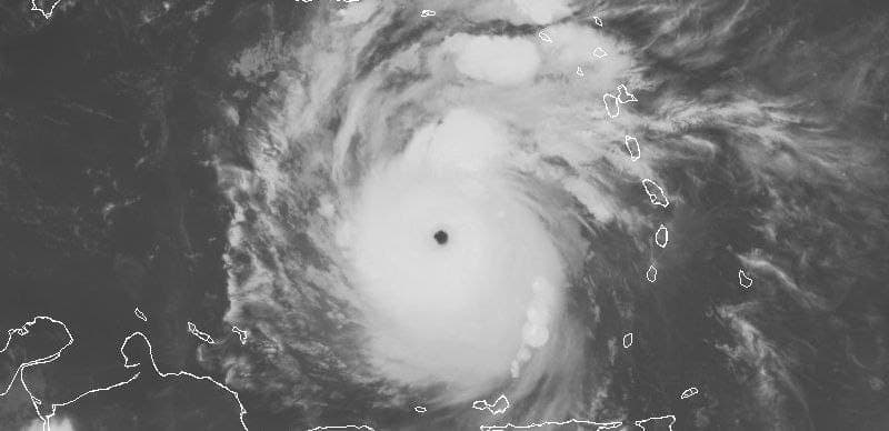 "Beryl" se ha convertido en un catastrófico huracán categoría 5