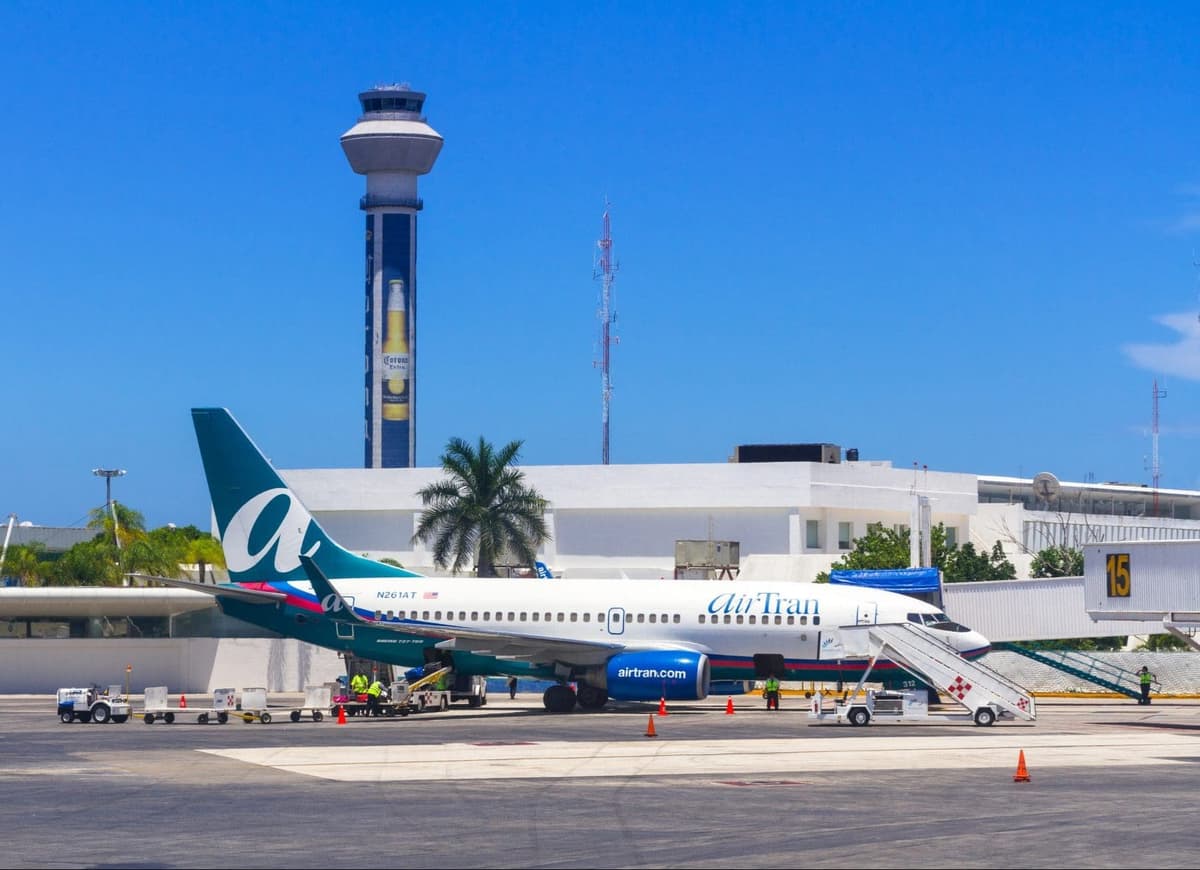 Cancún: a la baja tráfico aéreo por tercer mes consecutivo
