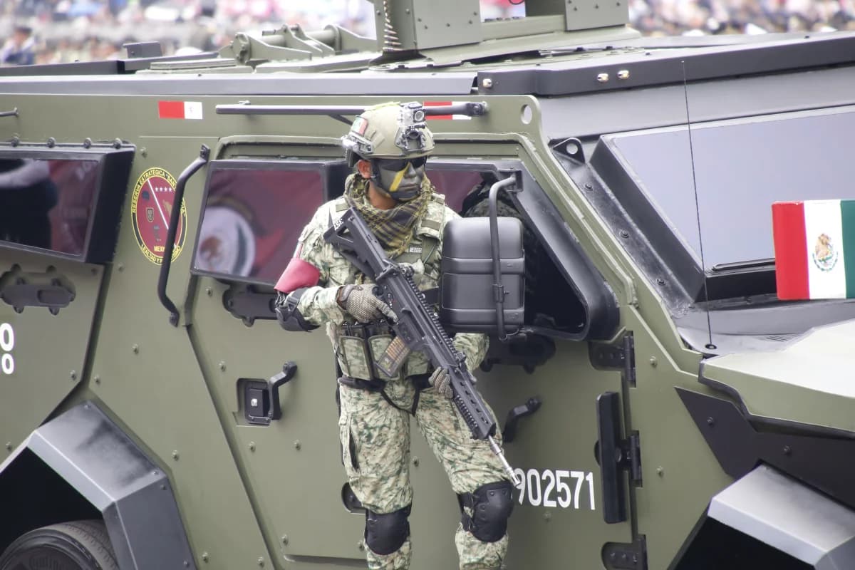 Activistas exigen a Claudia Sheinbaum limitar poder al Ejército