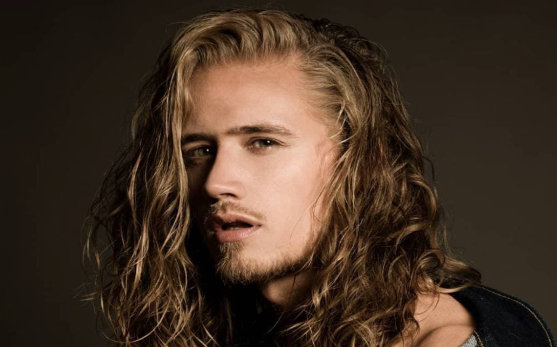 Alemán "disfraza" acento para no ser acusado de gentrificación en CDMX