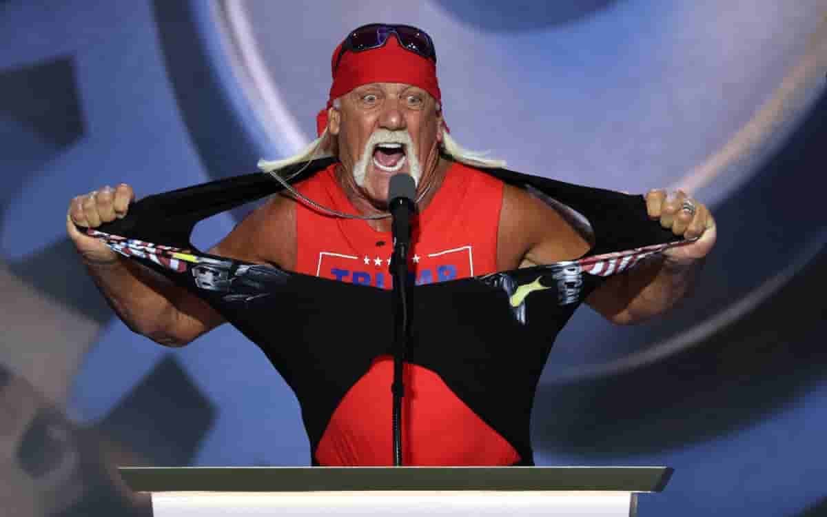 Video: Hulk Hogan se rompe la camisa y clama que Trump es su héroe