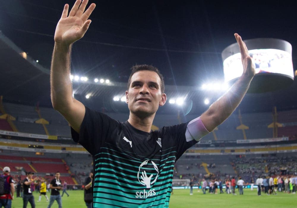 Rafa Márquez renuncia al Barcelona para ser auxiliar del "Vasco" Aguirre en la Selección Mexicana