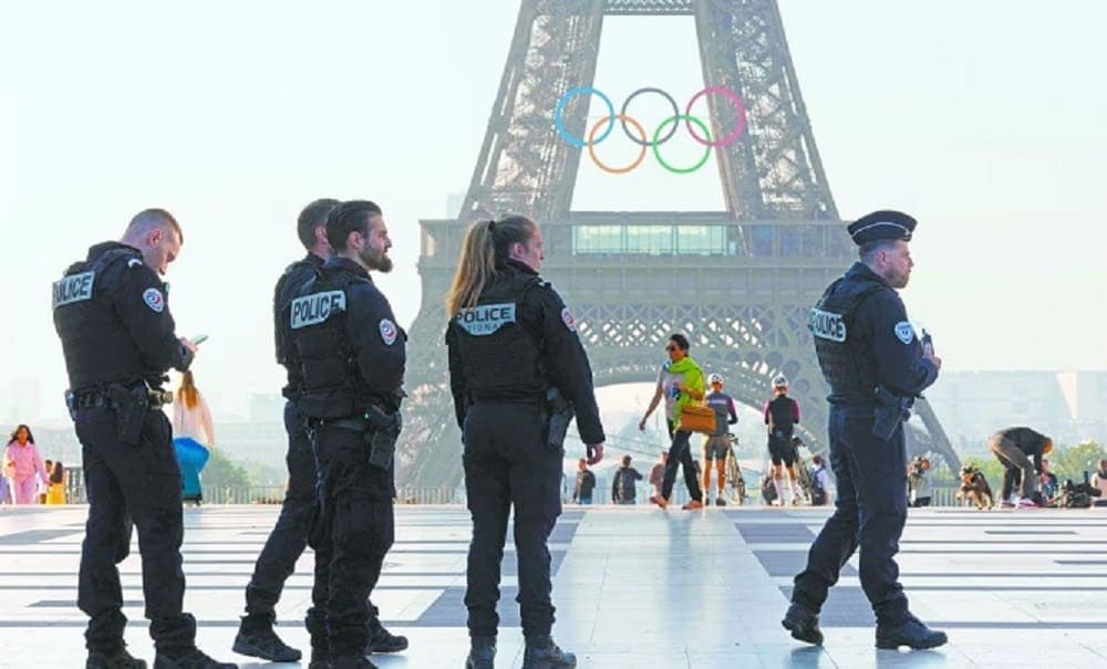 París garantiza la seguridad en los Juegos Olímpicos con IA, drones, jets y escuadrones policiales
