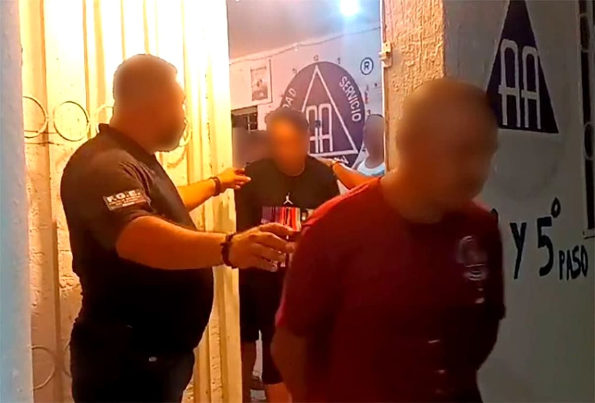 Rescata FGE a 11 hombres de un centro de atención a adicciones en Chetumal