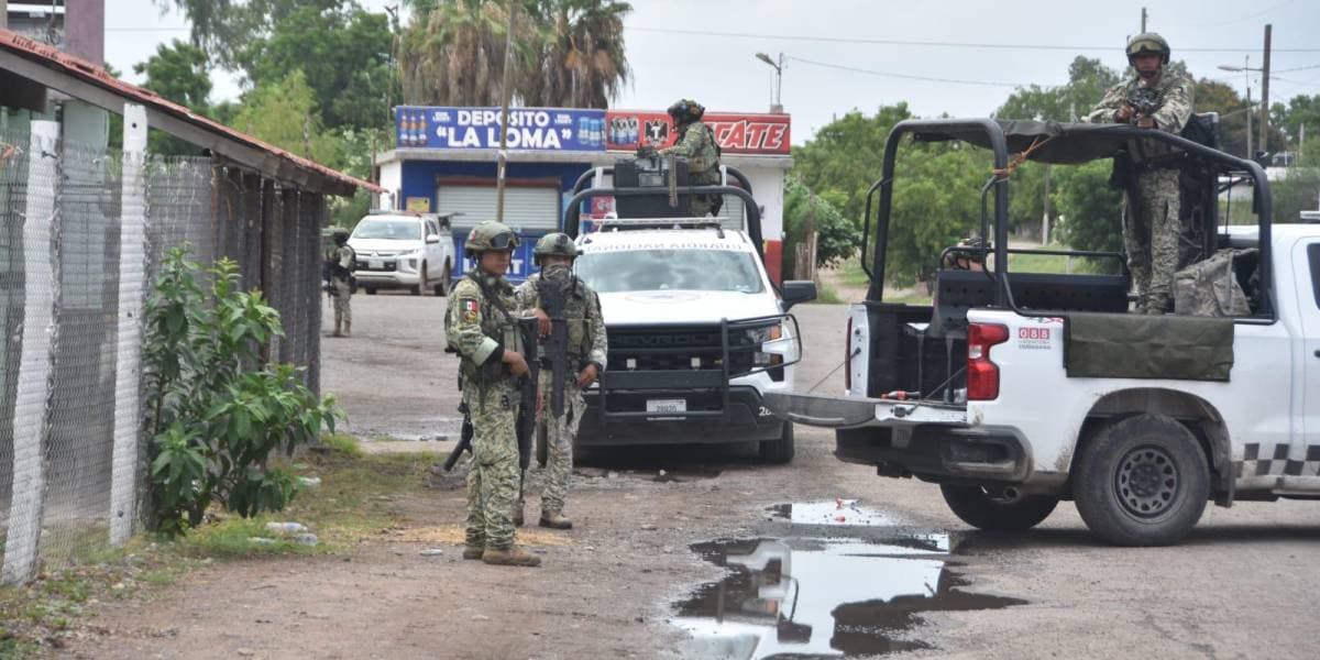 Enfrentamiento en Guerrero deja 5 civiles muertos y gran decomiso de armas