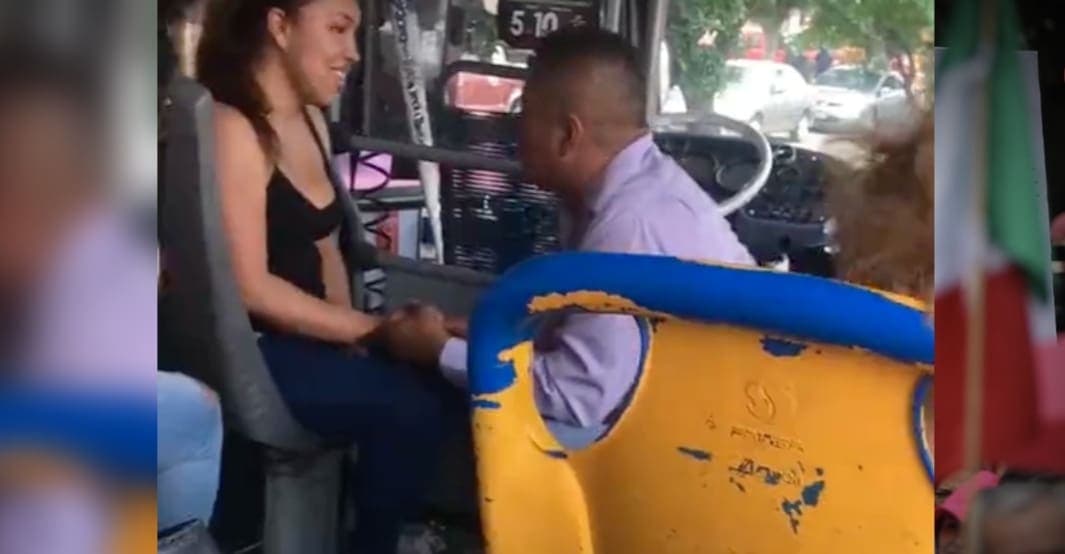 VIDEO: Chofer de microbús le pide matrimonio a su pareja en camión