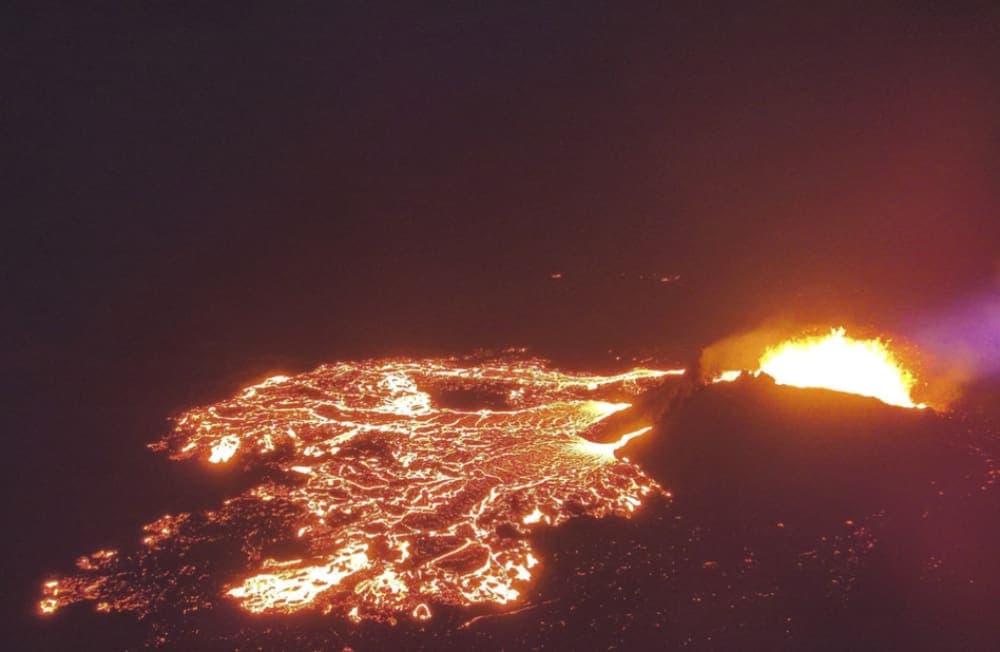 Video: Entra en erupción el volcán de Grindavík tras el aumento de la actividad sísmica en Islandia