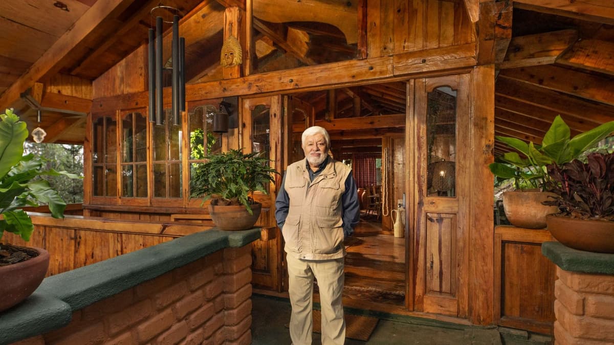 Anuncia Jaime Maussan la renta de su casa para Airbnb; promete "experiencias fuera de este mundo"