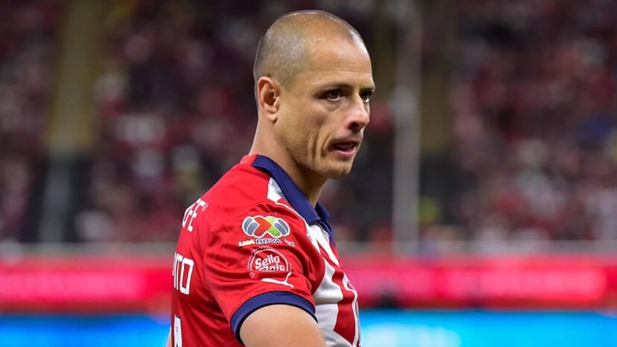 Conductor de ESPN tunde al "Chicharito" Hernández; asegura que está dañado por Diego Dreyfus