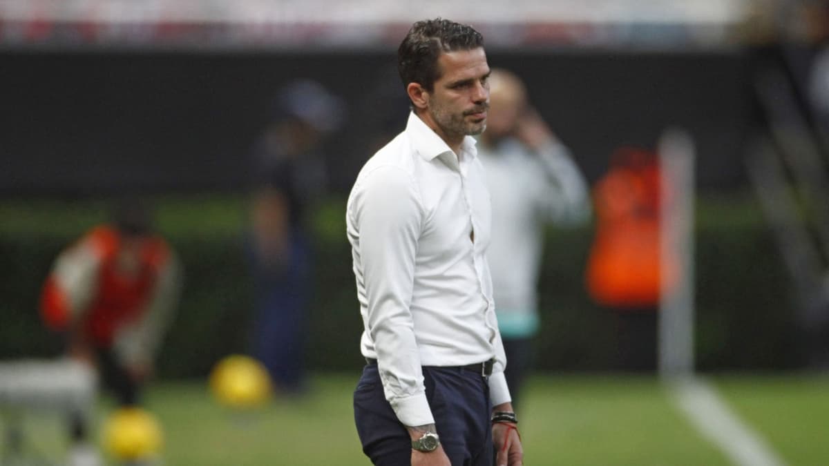 Acusan a Fernando Gago, ex DT de Chivas, de dejar en malas condiciones la propiedad que rentaba en Guadalajara